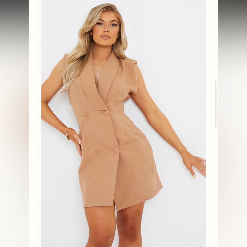 CAMEL SLEEVELESS SHOULDER PAD BLAZER DRESS